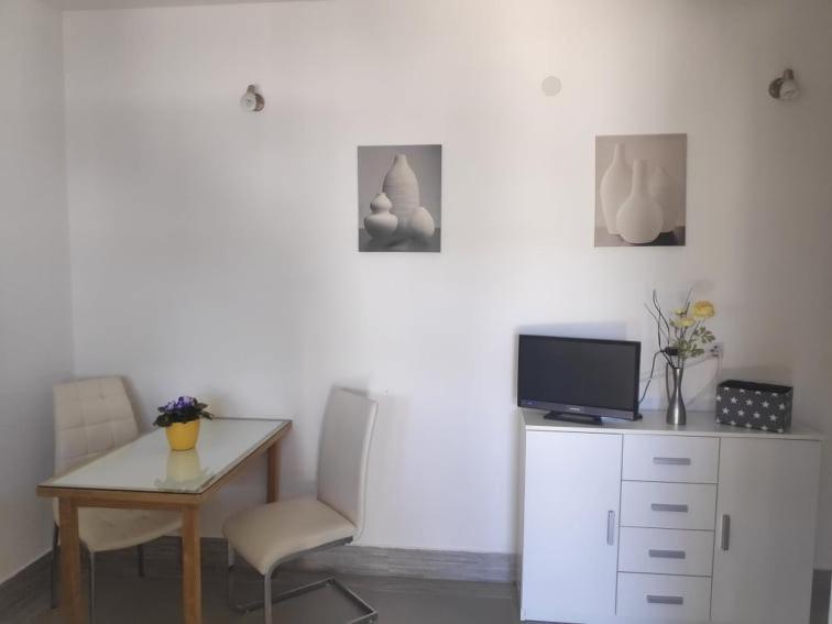 Apartmani Lucica 耶泽拉 外观 照片
