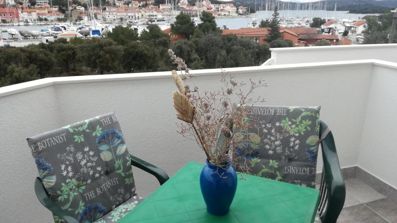 Apartmani Lucica 耶泽拉 外观 照片