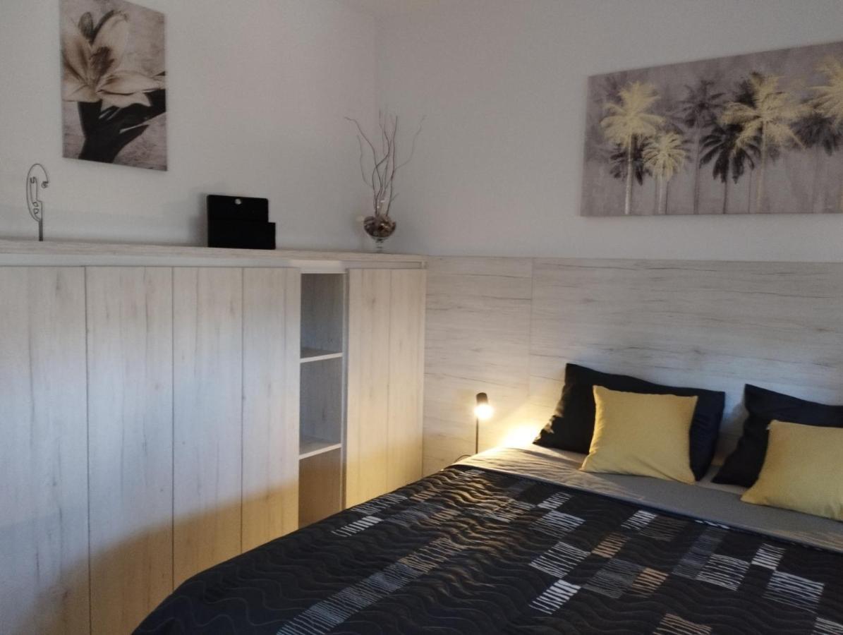 Apartmani Lucica 耶泽拉 外观 照片