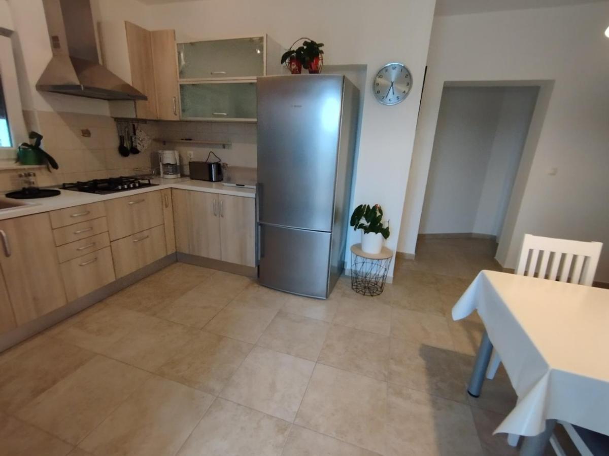 Apartmani Lucica 耶泽拉 外观 照片