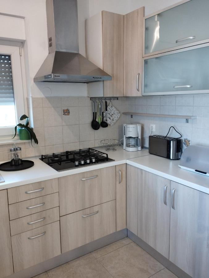 Apartmani Lucica 耶泽拉 外观 照片