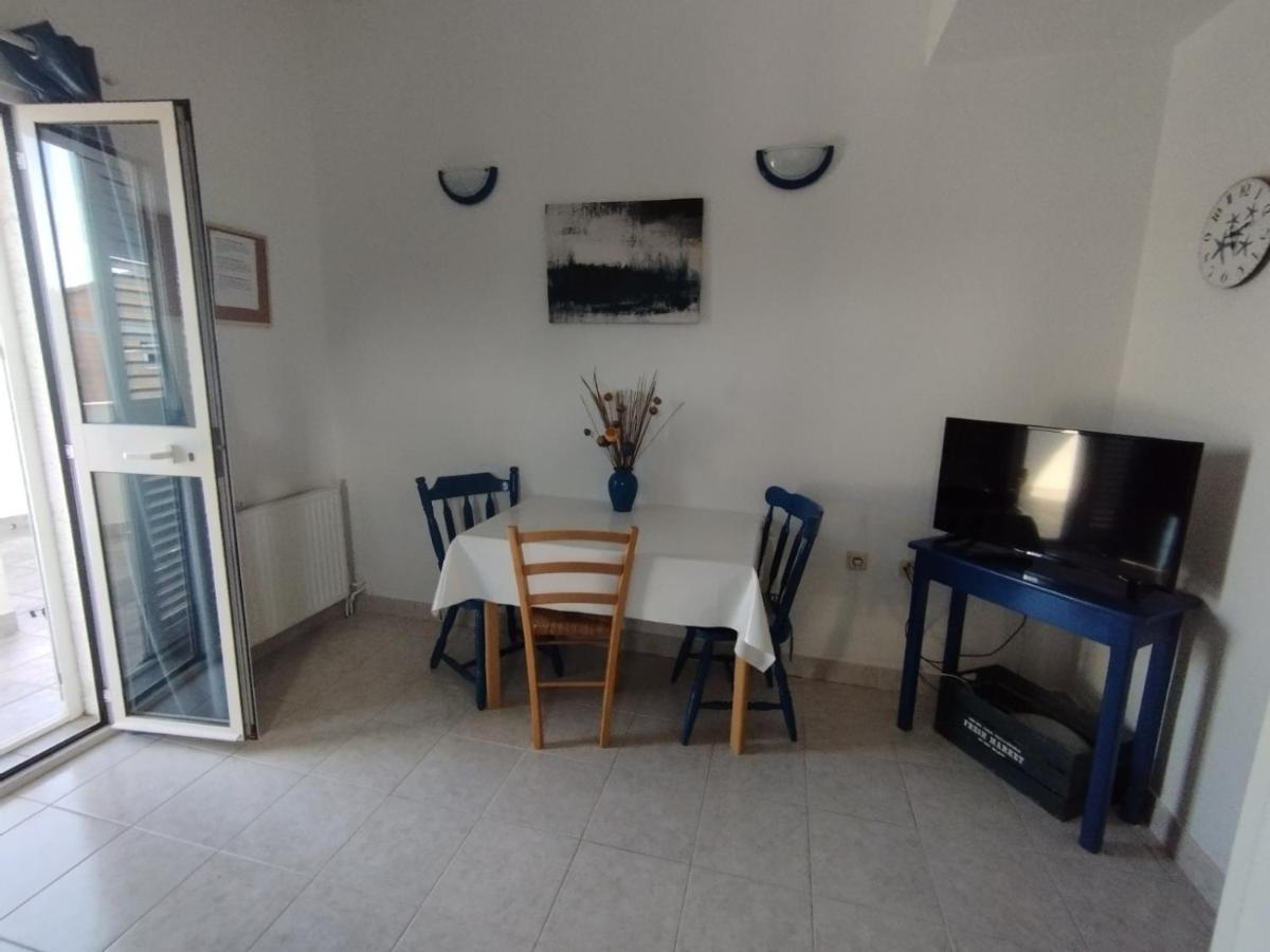Apartmani Lucica 耶泽拉 外观 照片