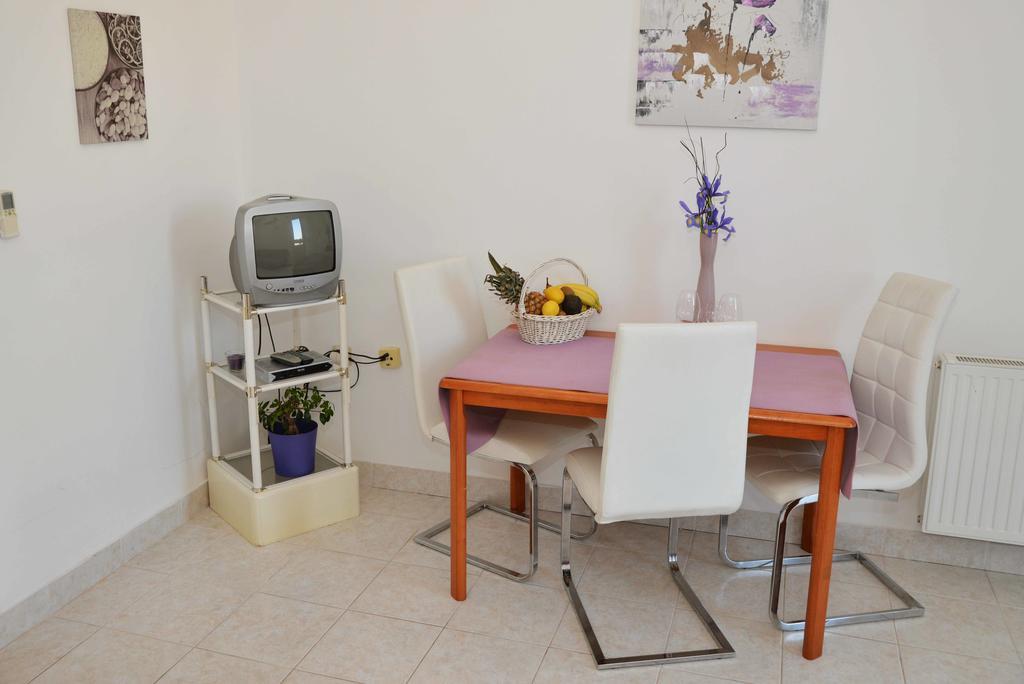 Apartmani Lucica 耶泽拉 外观 照片